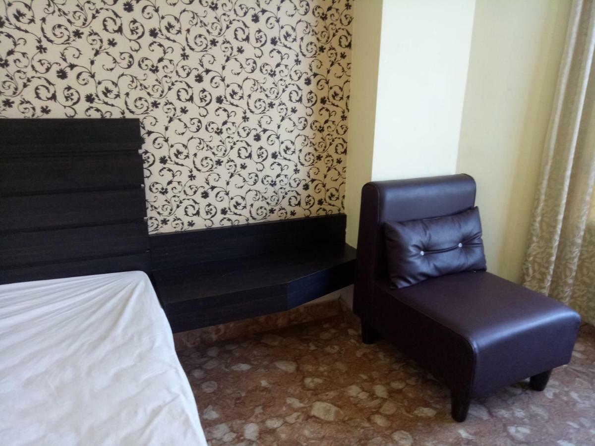 Assam Jatri Niwas Hotel Puri Bagian luar foto